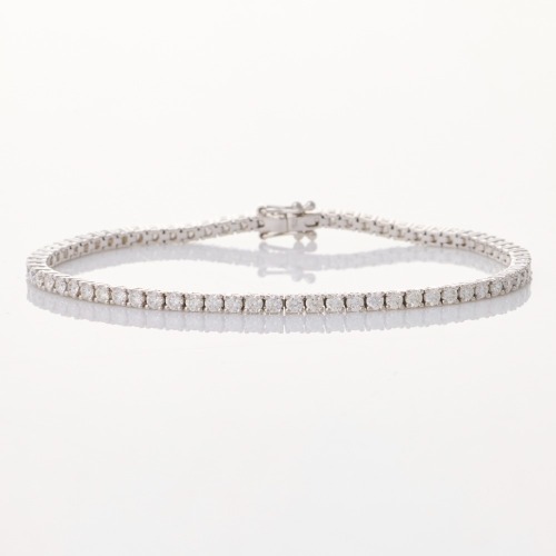 18ct White Gold, 3.04ct Diamond Tennis Bracelet - Near new