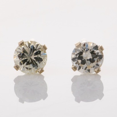 14ct White Gold, .76ct Diamond Stud Earrings