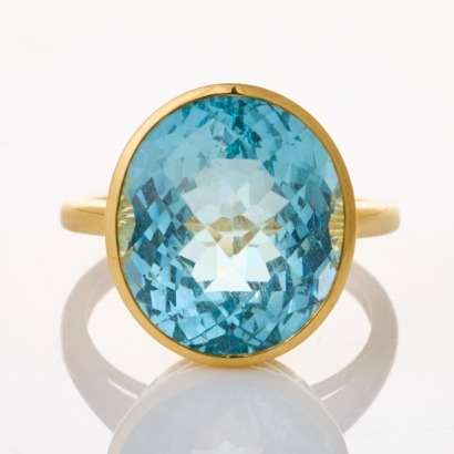 18ct Yellow Gold, 12.50ct Aquamarine Dress Ring - Near new