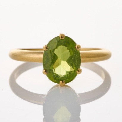 9ct Yellow Gold, Modern, Oval Peridot Solitaire Ring