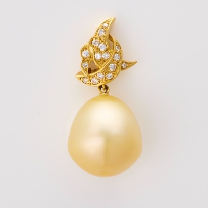 18ct Yellow Gold, Large Japanese Golden Pearl / .18ct Diamond Slider Pendant
