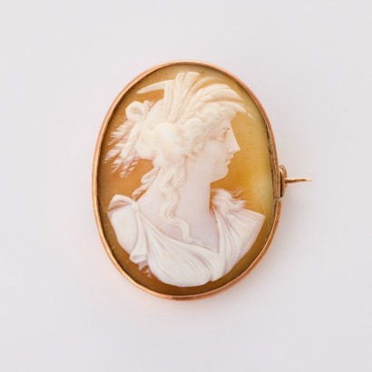 9ct Rose Gold, Vintage, Shell Cameo Brooch (Frame with break near clasp)