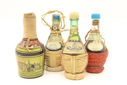(1) Mixed Wine Miniatures, 4 Bottles Sold as One Lot