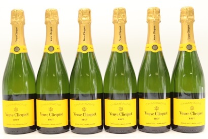 (6) NV Veuve Clicquot Ponsardin Yellow Label Brut, Champagne