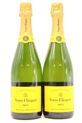 (2) NV Veuve Clicquot Ponsardin Yellow Label Brut, Champagne
