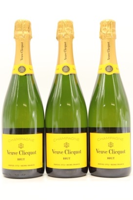 (3) NV Veuve Clicquot Ponsardin Yellow Label Brut, Champagne