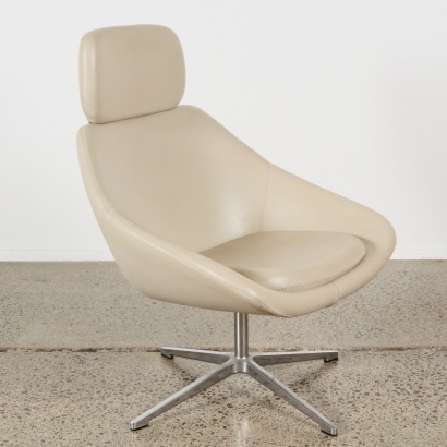 An Open A641 Lounge Chair by Allermuir
