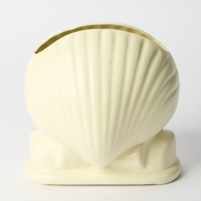 A Temuka Shell Vase