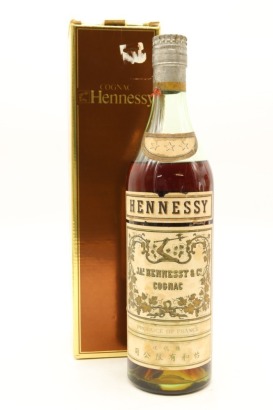 (1) Jas. Hennessy & Co. Three Star / Trois Etoiles (V.S.) Cognac, Circa. 1960s (Chinese market version) (GB) (MS)