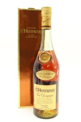 (1) Hennessy Cuvee Superieure Fine Champagne Cognac, Circa. 1980's (GB) (Exclusive for Asian market)