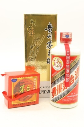 (1) 2006 Kweichow Flying Fairy Moutai with two glasses, 53% ABV, 500ml (GB)