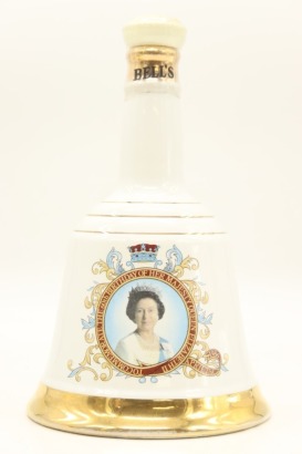 (1) Bell's 'Queen Elizabeth II 60th Birthday Commemorative Decanter - 1986' Blended Scotch Whisky Decanter, 43% ABV, 750ml