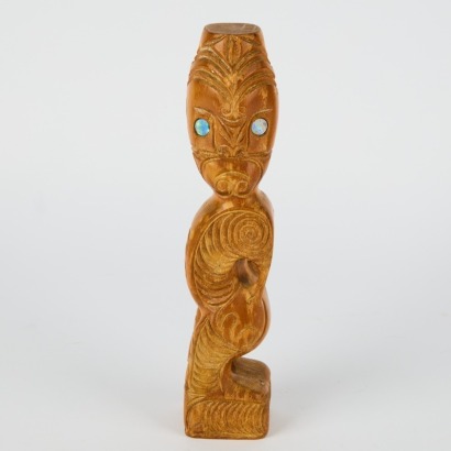 A Contemporary Kauri Teko Teko