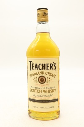 (1) Teacher's Highland Cream Old Scoch Whisky, 40% ABV, 700ml