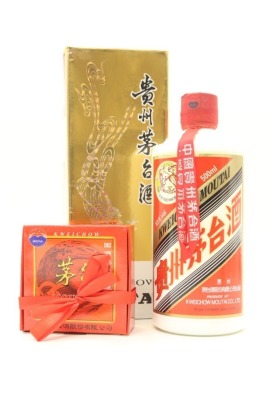 (1) 2013 Kweichow Flying Fairy Moutai with 2 glass, 53% ABV, 500ml (GB) (Half full & liquid damaged box)