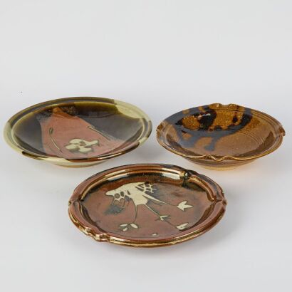 A Set of Three New Zealand Studio Pottery Dishes