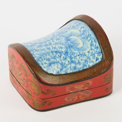 A Chinese Red Lacquer &lsquo;Blue and White Porcelain Plaques&rsquo; Box