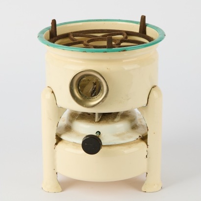 A 1950s Enamel Kerosene Cooker