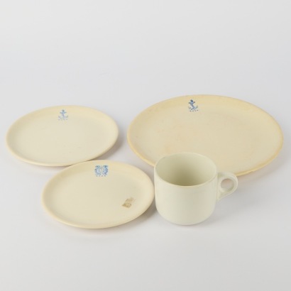 A Crown Lynn Tableware Group