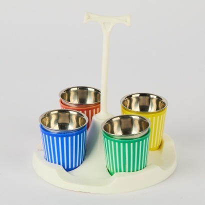 A Vintage Egg Cup Set
