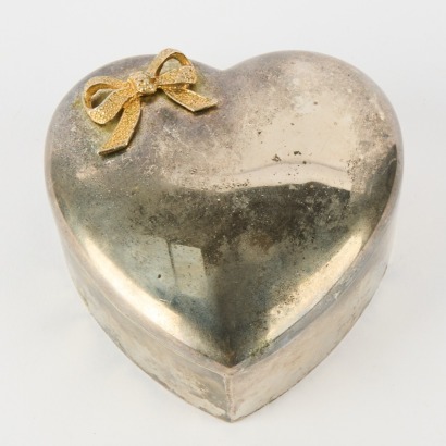 A Vintage Heart Shaped Silver-Plated Trinket Box