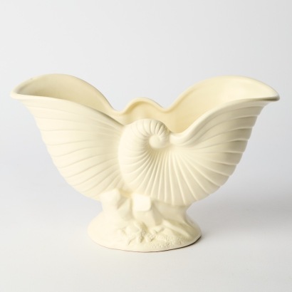 A Crown Lynn Nautilus Vase #550