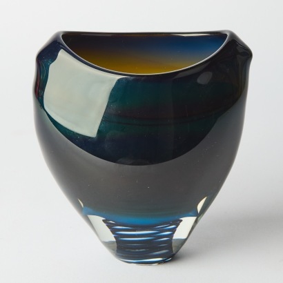 A Jan Kocian New Zealand Cased Art Glass Vase, 2018