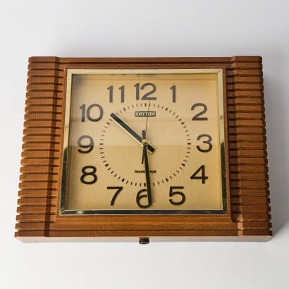 A Vintage Rhythm Transistor Clock