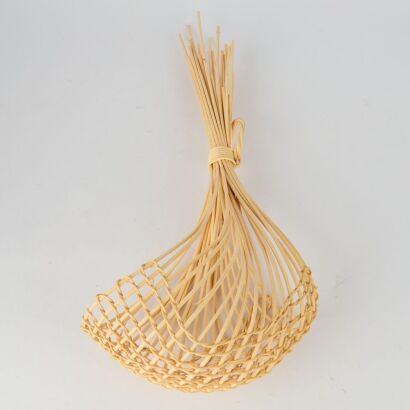 A Willow Garlic Basket