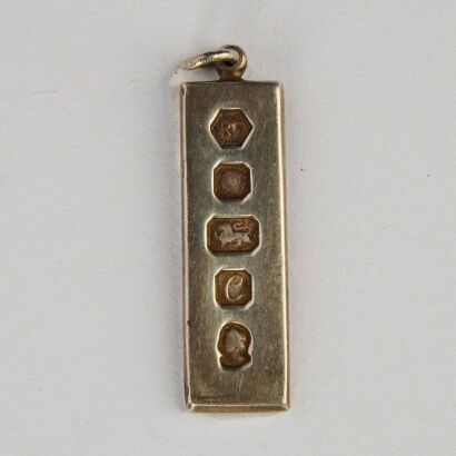 A Vintage Sterling Silver Ingot Pendant, c.1977 Queen Elizabeth II Silver Jubilee