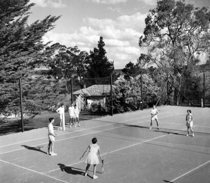 MAX DUPAIN University of New England Armidale tennis court