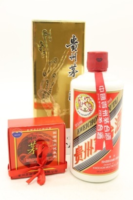 (1) 2010 Kweichow Flying Fairy Moutai with two glasses, 53% ABV, 500ml (GB)