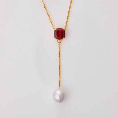 18ct Yellow Gold, Cushion Cut Garnet / Pearl Pendant on 44cm Cable Link Chain