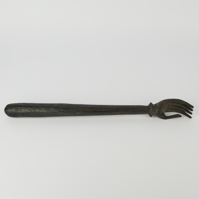 A Carved Wooden Hand Form Back Scratcher