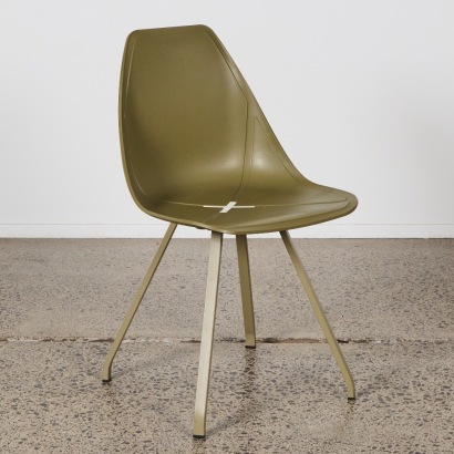A MAX X Side Chair