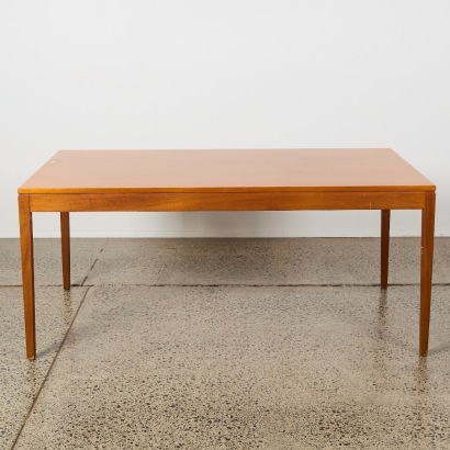 A Mid Century Mahogany Dining Table