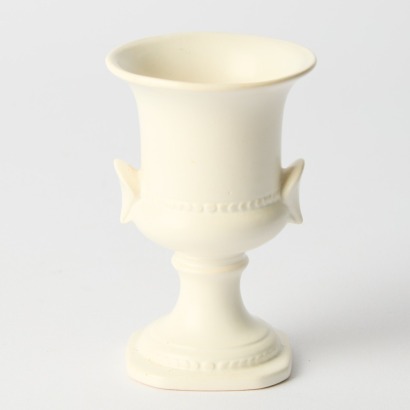 A Small Crown Lynn Urn with Shell Ears #679