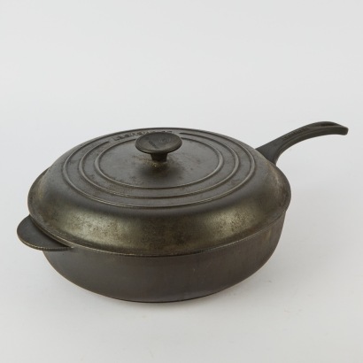 A Le Crueset 30 Shallow Casserole with Lis Satin Black