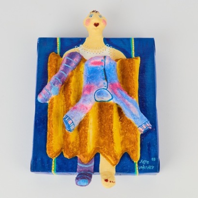 A Ceramic Collectable Artwork 'Kissing Couple' by Susse Volander