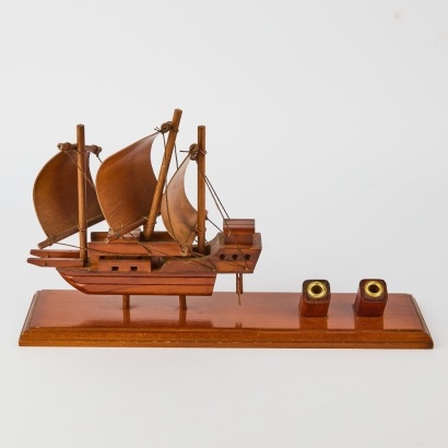 A Wood Ship Desk Tidy