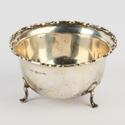A Sterling SIlver Footed Bowl with Hallmarks 0.058kg