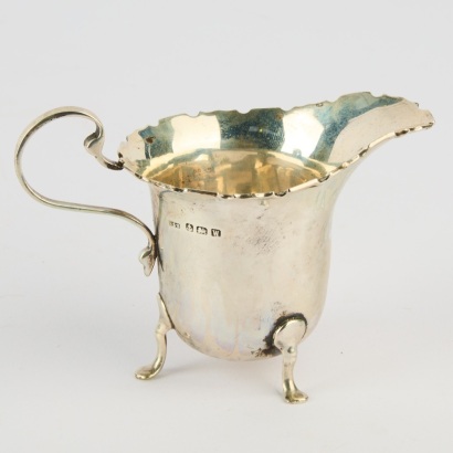 A Sterling SIlver Creamer with Hallmarks 0.056kg