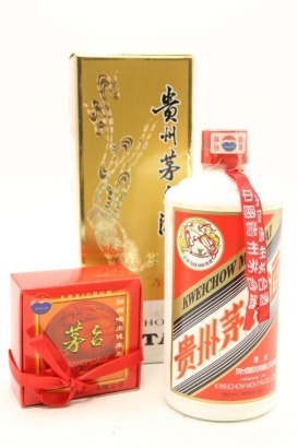 (1) 2002 Kweichow Flying Fairy Moutai with two glasses, 53% ABV, 500ml (GB)