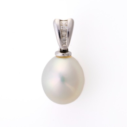 Lester Brand, 18ct White Gold, South Sea Pearl / .13ct Diamond Pendant
