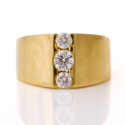 18ct Yellow Gold, Modern, 1.00ct Three Stone Diamond Dress Ring