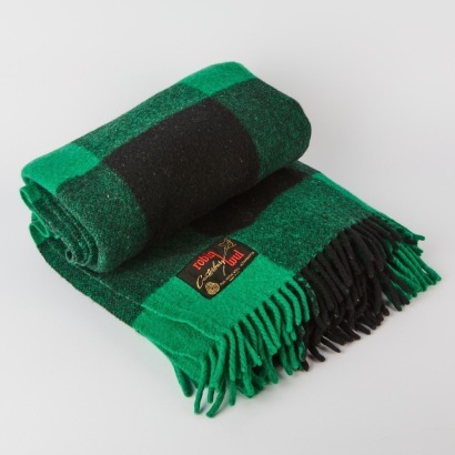 A Robin Wul Canterbury Blanket