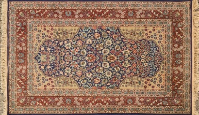 A Hand-Knotted Turkish Hereke Rug
