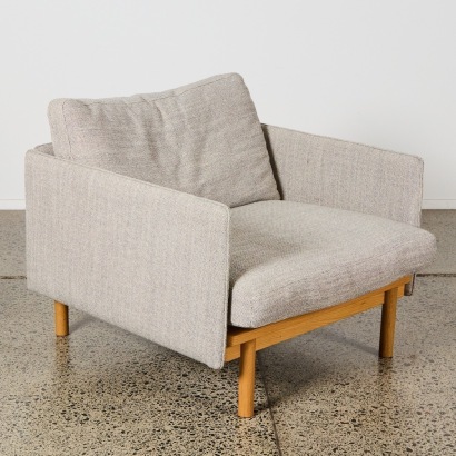 A Pensive Chair by Tolv