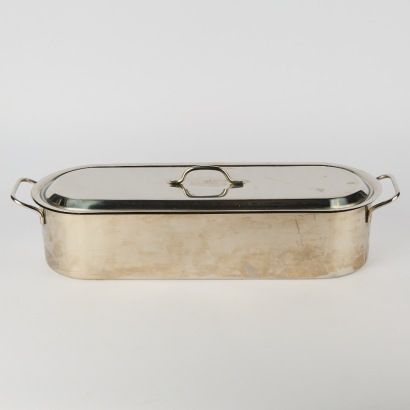 An Avanti Fish Poaching Pan
