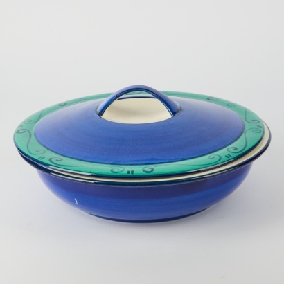A Temuka Pottery Lidded Casserole